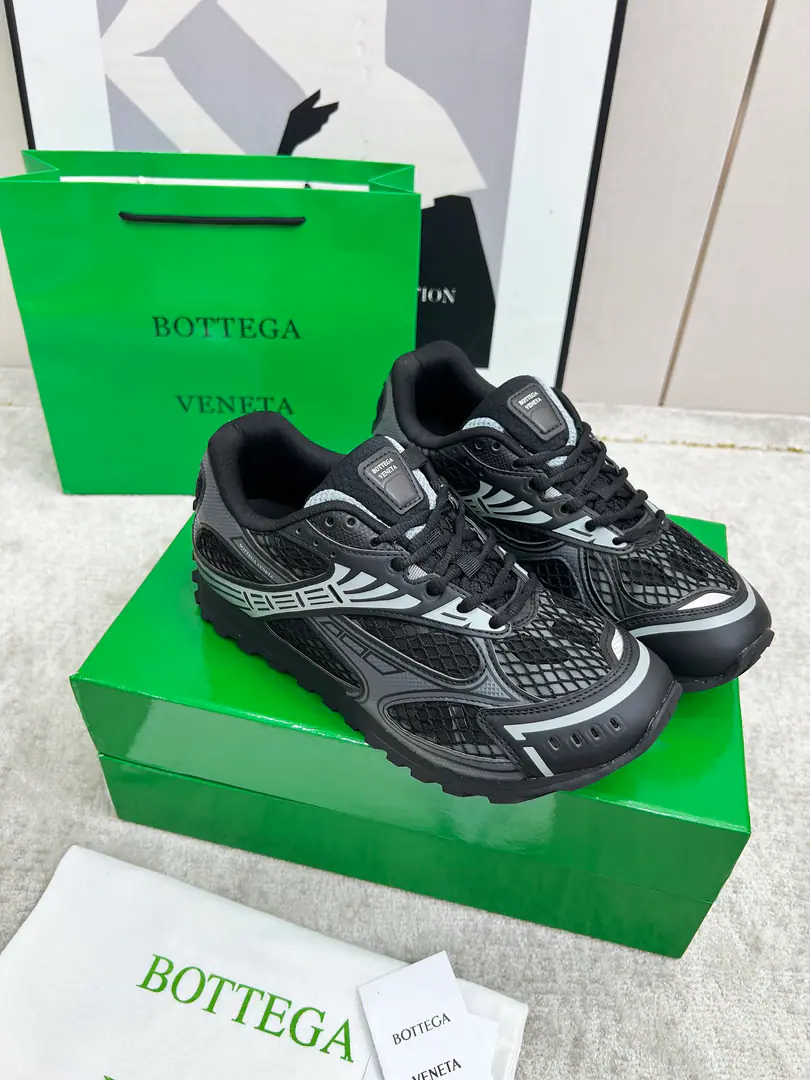 Get out of the factory.【Real value】🐁🐁Top Version（Couple money.） Bottega VenetaThe Fluttershy.23ssAutumn and Winter Show.BV OrbitSports shoes Wang Yi Bo Same paragraph Lovers' leisure shoes, dad's shoes.！RunnerSports shoes！Original procurement development！ Use of original light-technology web-based fabrics, Original unamended！Process complex！ Design rubber for the outside with geometric patterns The King's Bomb Series. High Version Actual**A lot., Still the same little legs. Very.nice. - You're a man of play., Matching Packed shoe process Admit High Version The original version of the Big Bottom is unique., Select ScrewTPUOtsumi!, The material weight is identical.！ Size:#Women35-41 （40 41Custom without re-offer） Men39-45(45Code custom is not to be changed)