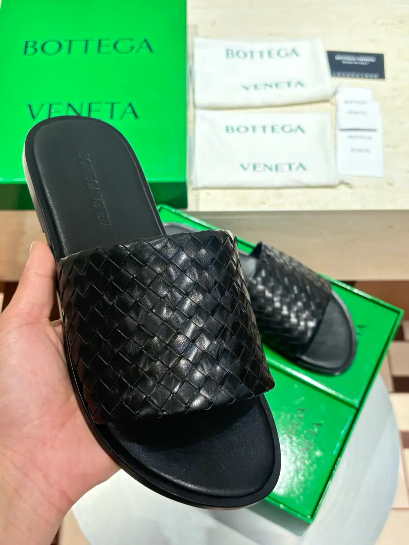 Top mass2026NewBvMan, that's a big slipper., It's a simple and fashionable design., Hand-made shoe-faced, The soles are light and comfortable., It's for routine or vacation.. Italian Craft, Details are fine., Brand ID low profile., Show high quality.✨. It's a combination of leisure and vacation., It's easy to get a look at., It's a summer one-on-one.！ size: 39-44（38.45.46Custom）