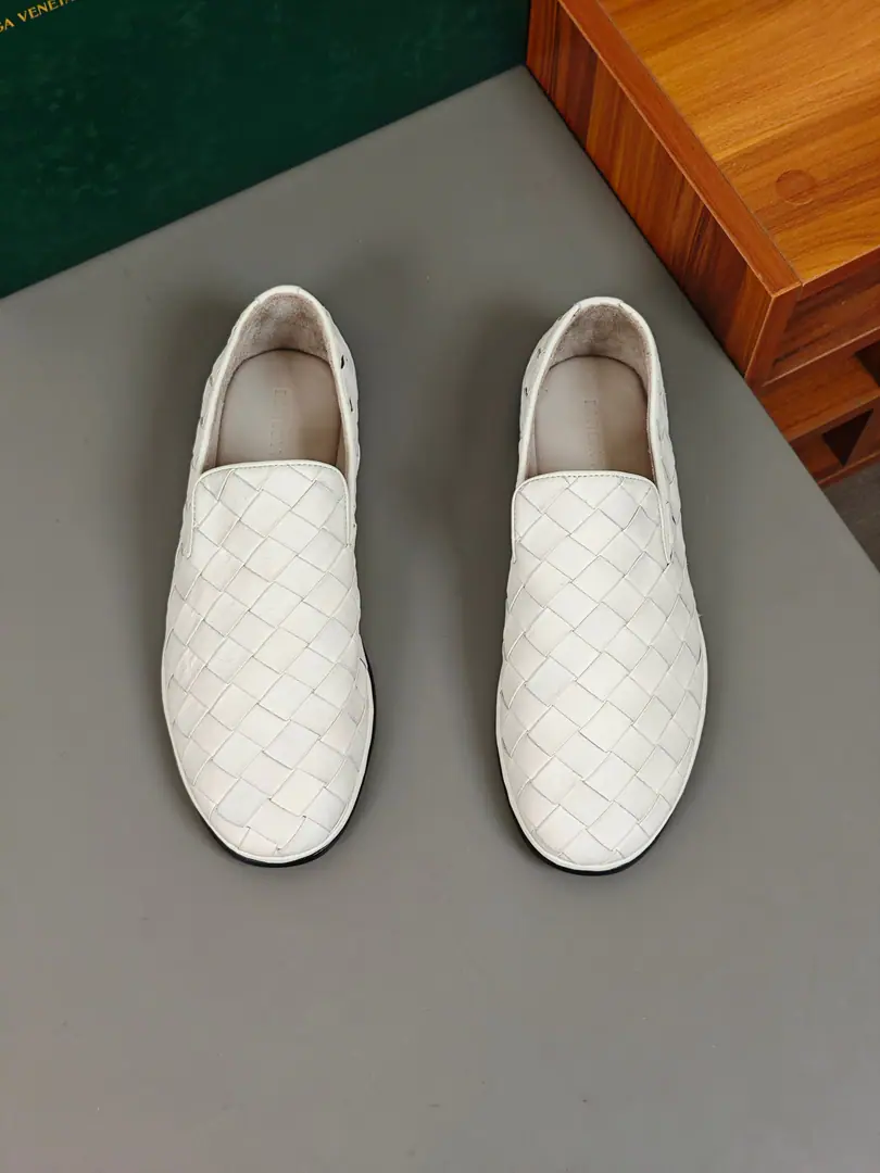 BV The new man has a nice little old old bottomless shoe., This leisure shoe is made hand-made with soft little cow skin., A lightly and lightly achieved., In a fine leather line., The classic all-round shoe-shoes are a fine leisure style.. A flexible sling-up structure with a original is a big one., Add more durability. A leg is easily worn off by a leg design.. Size: 39-44（38.45Do it.）