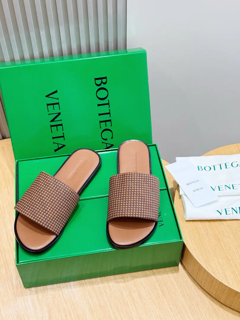 BVGentlemen.WaveShoes. IntrecciatoWeaving leather moller sandals, Streamline Outline A real leather skin., OpankaThe structure is consistent with human engineering. Italy %Cow leather. Size:39-44(38.45Do it.）