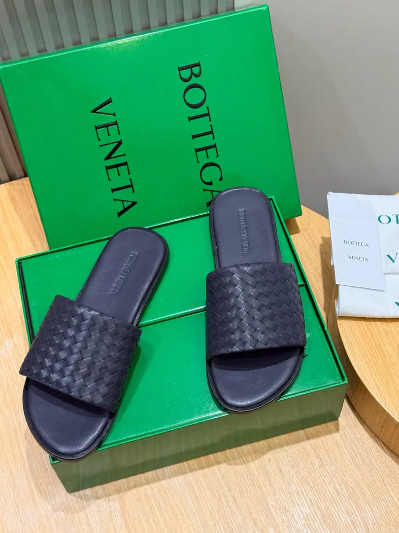 BVGentlemen.WaveShoes. IntrecciatoWeaving leather moller sandals, Streamline Outline A real leather skin., OpankaThe structure is consistent with human engineering. Italy %Cow leather. Size:39-44(38.45Do it.）