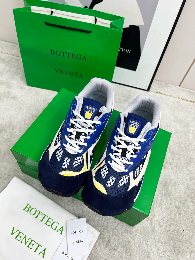 Get out of the factory. Top Version（Couple money.） Bottega VenetaThe Fluttershy's Four Seasons Show.BV OrbitSports shoes Wang Yi Bo Same paragraph Lovers' leisure shoes, dad's shoes.！RunnerSports shoes！Original procurement development！ Use of original light-technology web-based fabrics, Original unamended！Process complex！ Design rubber for the outside with geometric patterns The King's Bomb Series. High Version It's actually a lot higher., Still the same little legs. Very.nice. - You're a man of play., Matching Packed shoe process Admit High Version The original version of the Big Bottom is unique., Select ScrewTPUOtsumi!, The material weight is identical.！ Size:#Women35-41 （40 41Custom without re-offer） Men39-45(45Code custom is not to be changed)