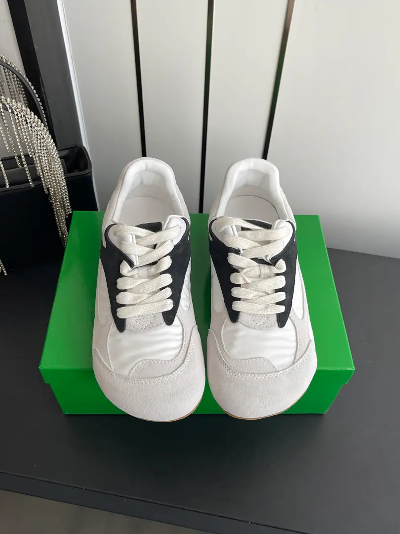 🏧𝐁𝐨𝐭𝐭𝐞𝐠𝐚 𝐕𝐞𝐧𝐞𝐭𝐚New leisure shoes. 90The ancient sense of the time is on its feet., These are so good shoes.！ White background+Collapse, Black/Yellow/Blue/Red Four Optional, Every pair is like a new wake of fashion in old times.. - Oh, Pete.+The nylon's piece of collage., It's soft and it's very thick., The shoes are not so skinny.. It doesn't matter if it's with jeans., Sports pants or 100-ton skirts?, It's all about the regenerate mood.. It's kind of...“The older the better the better.”A classic., Telecommuting, Out of the street., - I can do sports.holdStay.. Shoe.: High-swiss-lighted cow revelry. Uchi.: Lamb skin. Otsumi!: TPUOtsumi! Codes: 35-40（40Make a reservation.）