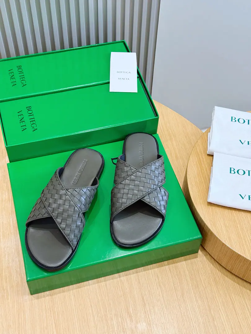 BVGentlemen.WaveShoes. IntrecciatoWeaving leather moller sandals, Streamline Outline A real leather skin., OpankaThe structure is consistent with human engineering. Italy %Cow leather. Size:39-44(38.45Do it.）