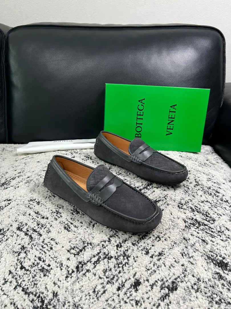 BOTTEGA VENETA High Quality Top-level craft The Fluttershy. Doudou cabinet synchronized, I'll have a pair of gravy-weaving beef on the shoe., It's comfortable inside the skin of a cow., Shoes under the sole.: The original plant is used for the original base., It's super comfortable to be a sole-acting base., The original factory and the single., Men 38-44（Make a reservation. 45 46)