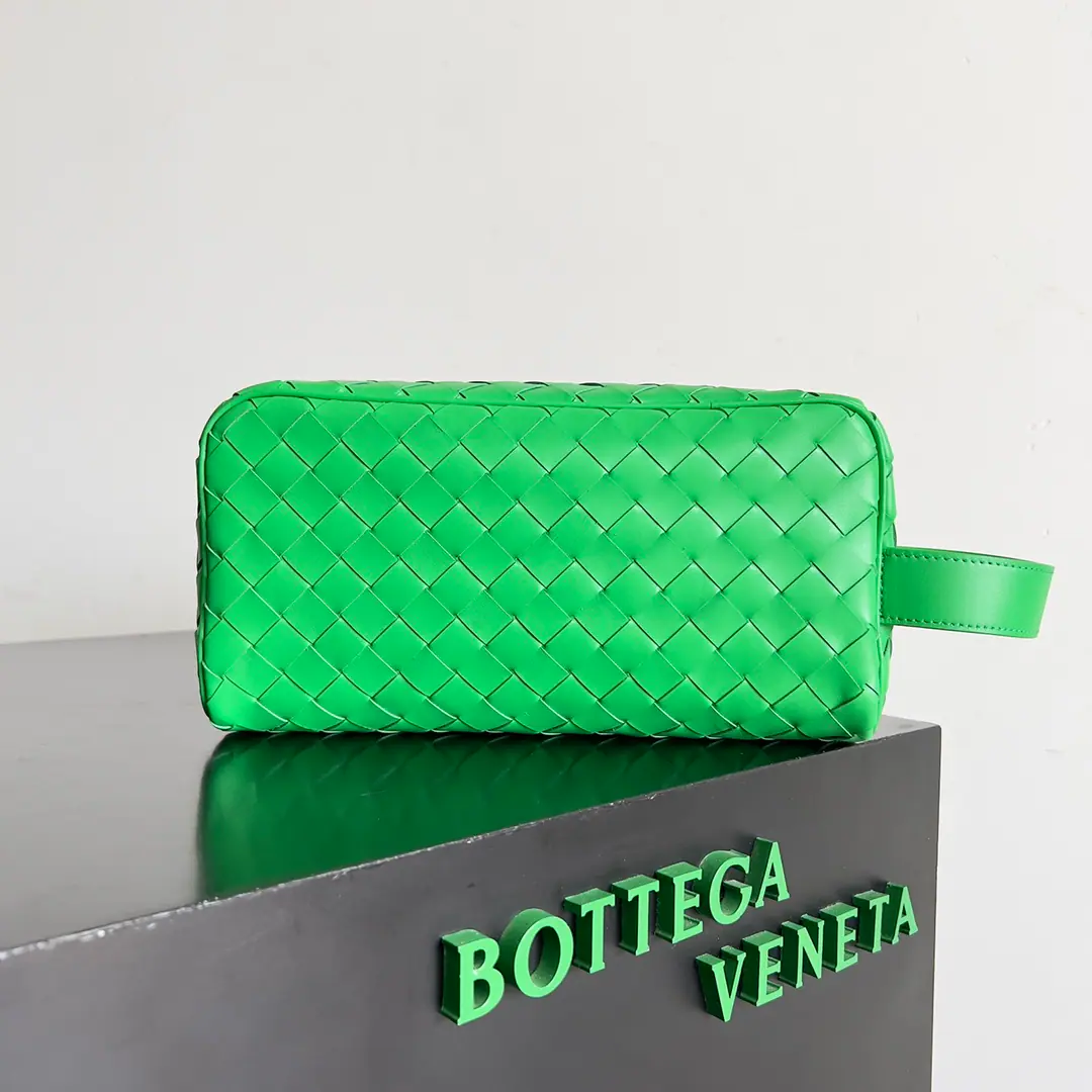 BOTTEGA VENETA 2024New paragraphINTRECCIATOClassic washing packs., The quality of the person's choice of low-profile luxury is that its brand interpretation prefers low-key.BVIt's the first choice.~~ Paragraph: 729295 Dimensions: 26*13*10cm