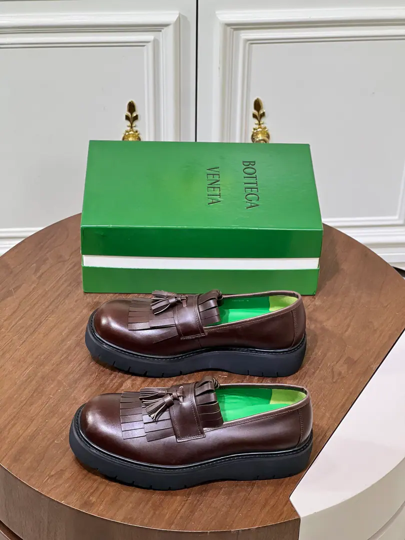 BVIt's a new home. Botteg* Venet*/Pow!-The Fluttershy. A man with a thick, flowing Soulaf shoes. Import the open beads./Skins. Skin-skinned. The material looks at the details. Photo-sophistice process It's a classic.BVGreen inner. Whole black High-end rubber strip decoration It's a very small thing., Foot depth pressure.logoMonk sign It's not like you're comfortable with your feet. 4.5CMLight-blow rubber soles. Deep-Earer Bottom It's nice and easy. Slipperproof.！Omer, Eurasia, Multiple heavy work. Six months of development I'll do the workbook. The details support comparison.. Full package with cabinet！ Size: 39-44（38.45.46Do it.） ¥
