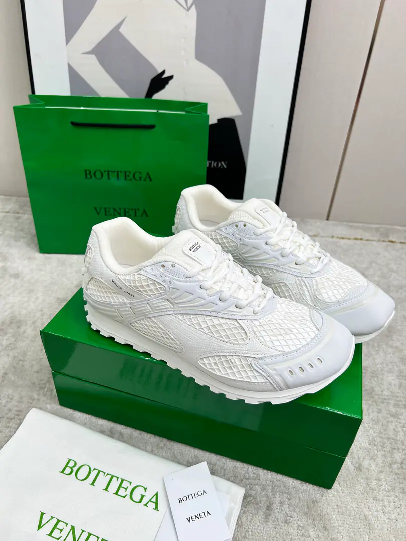 Get out of the factory.【Real value】🐁🐁Top Version（Couple money.） Bottega VenetaThe Fluttershy.23ssAutumn and Winter Show.BV OrbitSports shoes Wang Yi Bo Same paragraph Lovers' leisure shoes, dad's shoes.！RunnerSports shoes！Original procurement development！ Use of original light-technology web-based fabrics, Original unamended！Process complex！ Design rubber for the outside with geometric patterns The King's Bomb Series. High Version Actual**A lot., Still the same little legs. Very.nice. - You're a man of play., Matching Packed shoe process Admit High Version The original version of the Big Bottom is unique., Select ScrewTPUOtsumi!, The material weight is identical.！ Size:#Women35-41 （40 41Custom without re-offer） Men39-45(45Code custom is not to be changed)