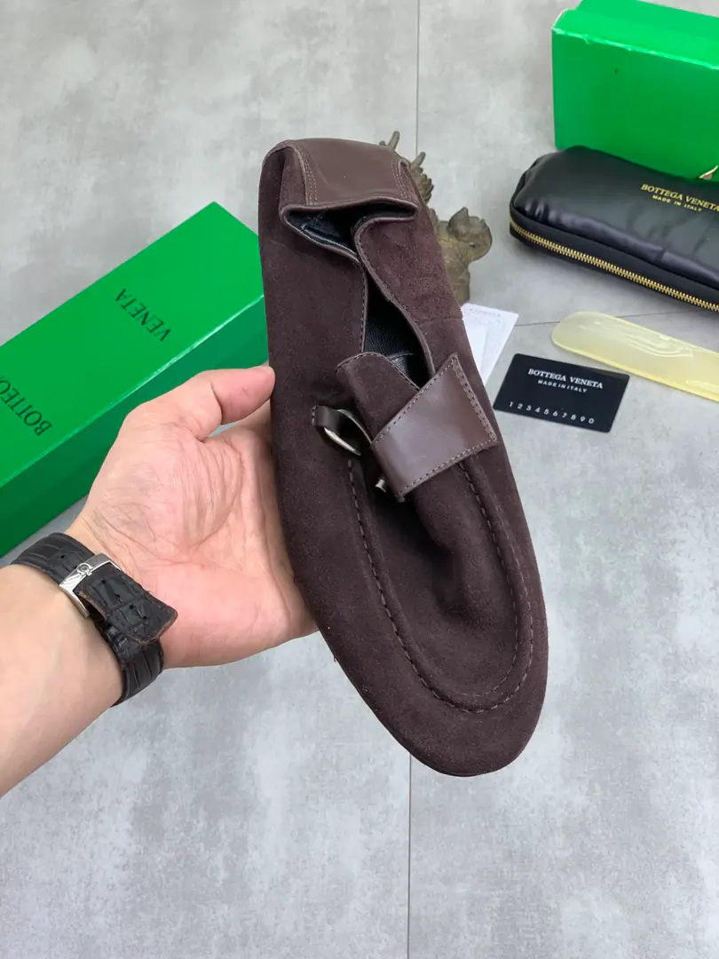 Plant prices【Real value】 In the watered cow. High-quality business purses, bean shoes.💎💎💎 BOTTEGA VENETAThe network is synchronizing the top-of-the-art market.BV, Accept material matching Shoes comparison Process Comparison It's practical and qualitative.·It's a lot of things., The more you look, the more you smell.. Pure hand-weaving process Shoe-faced material, Italy🇮🇹Import hand-weaving cattle skin Quality water in the inside. Original private template customizes to bottom Size: 39-45 Colours: Multi-Currently Optional