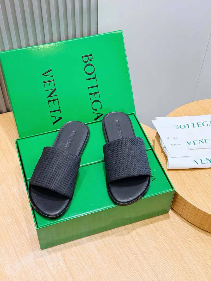 BVGentlemen.WaveShoes. IntrecciatoWeaving leather moller sandals, Streamline Outline A real leather skin., OpankaThe structure is consistent with human engineering. Italy %Cow leather. Size:39-44(38.45Do it.）