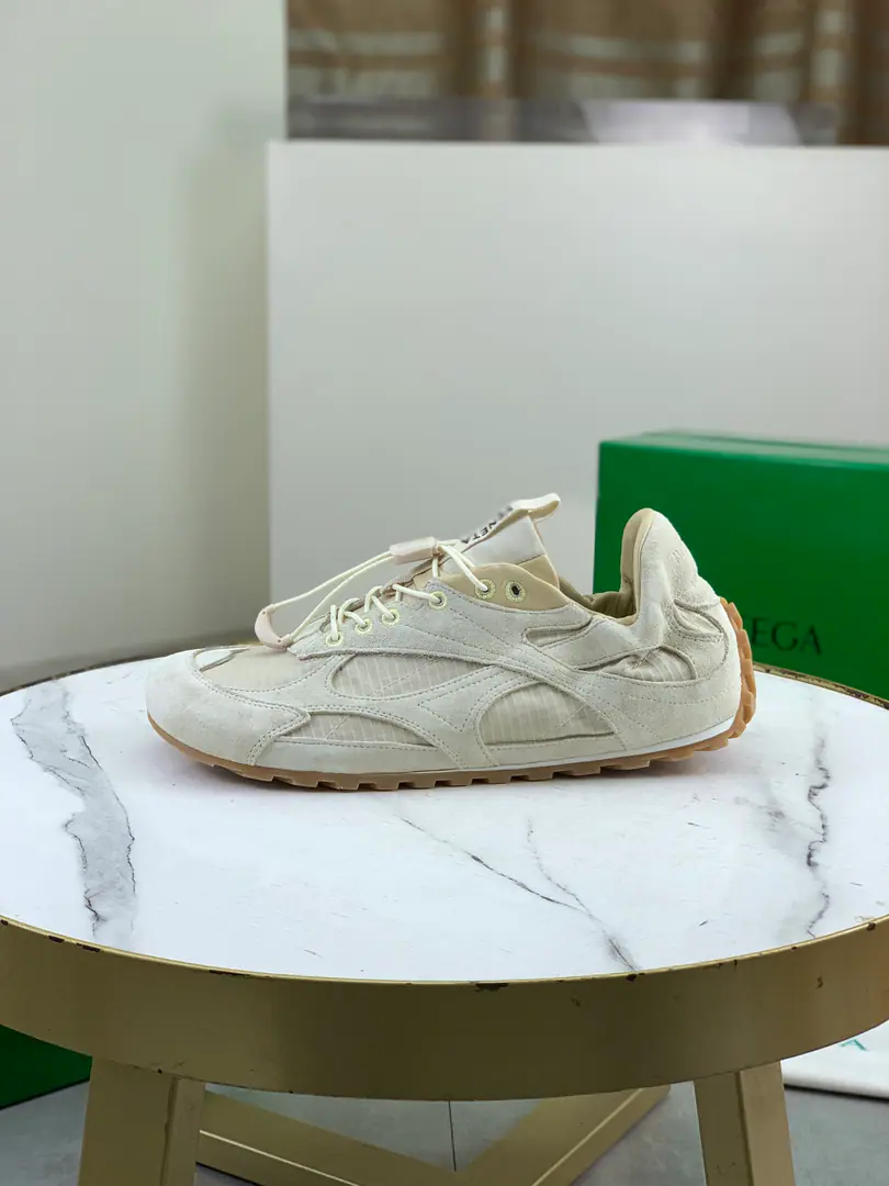Plant prices Top Quality💎💎💎 BOTTEGA VENETAThe network is synchronizing the latest money. Top-level market top versionBVGoose shoes., Accept material matching Shoes comparison Process Comparison It's practical and qualitative.·It's a lot of things., The more you look, the more you smell.. Pure hand-weaving process Shoe-faced material, Import originals to produce calf skin Quality water in the inside. Original private template customizes to bottom Size: Men39-44（38 45 46Do it.） OriginalBVGreen Box, Full package.