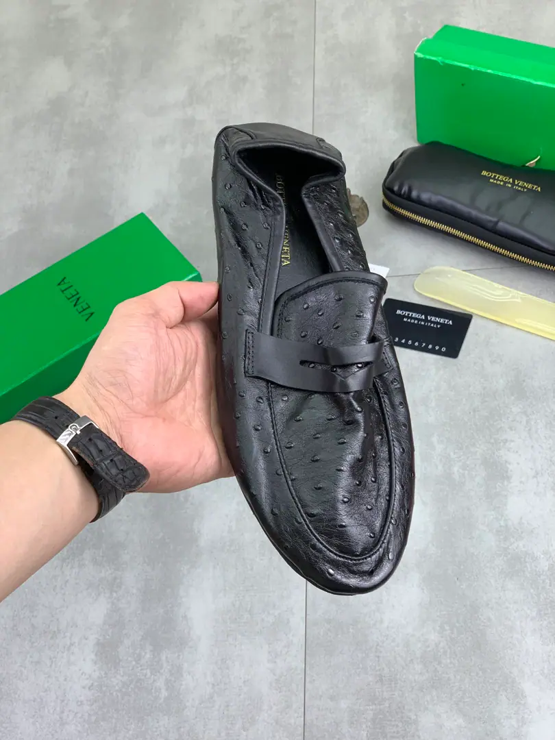 Plant prices【Real value】 In the watered cow. High-quality business purses, bean shoes.💎💎💎 BOTTEGA VENETAThe network is synchronizing the top-of-the-art market.BV, Accept material matching Shoes comparison Process Comparison It's practical and qualitative.·It's a lot of things., The more you look, the more you smell.. Pure hand-weaving process Shoe-faced material, Italy🇮🇹Import hand-weaving cattle skin Quality water in the inside. Original private template customizes to bottom Size: 39-45 Colours: Multi-Currently Optional