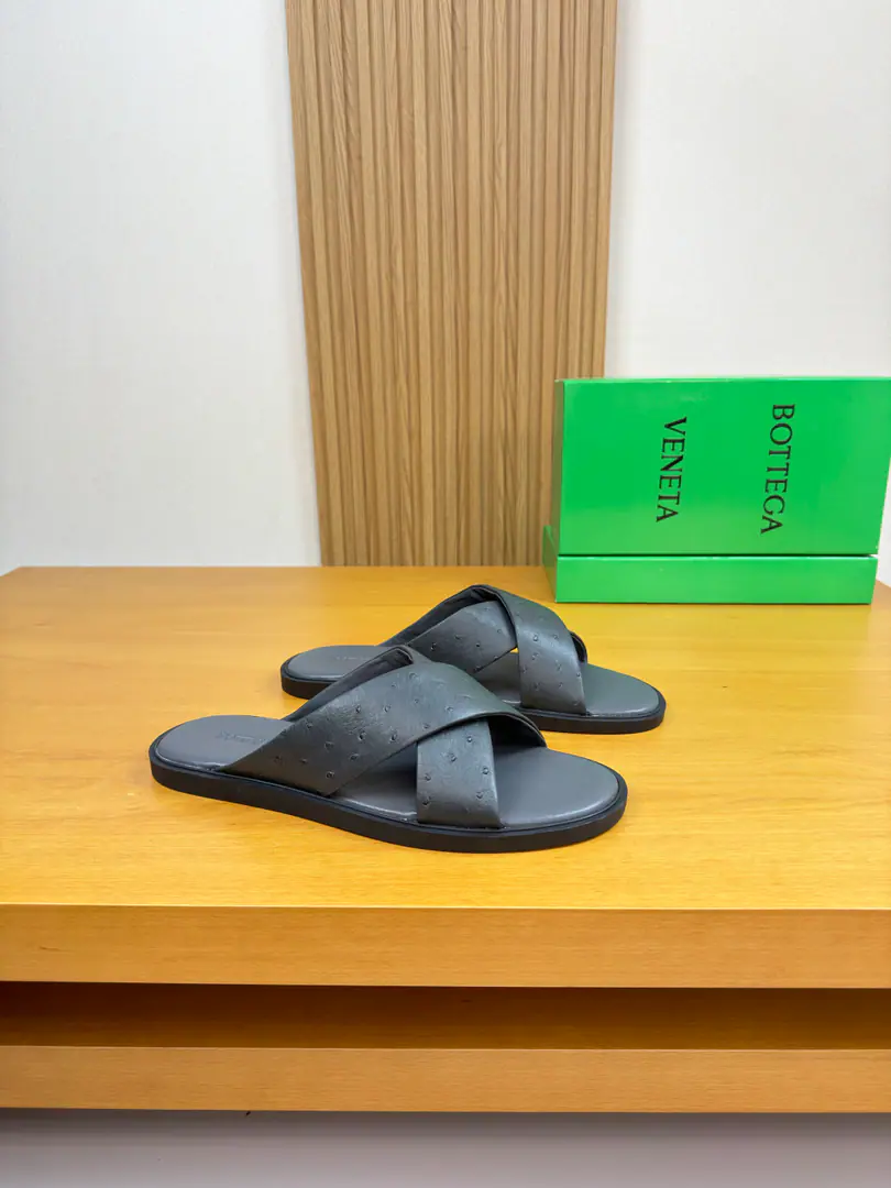 【BOTTEGA VENETA】Botega. High-end quality Original List·- Rhythm slippers. Shoe.: Imports🔝Pearls green skin. Uchi.: Environmental skin Otsumi!: It's so light.TPUWater-packing station·Rubber. Combination to the base Super-high-quality control.·- I'm doing a little work.: Highlight(High-end·- How expensive.·Slot) Size: 39-44（38, 45Make a reservation.)·BV0186