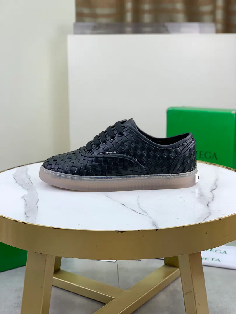 Plant prices Top Quality💎💎💎 BOTTEGA VENETAThe network is synchronizing couples.👫Latest Top-level market top versionBVGoose shoes., Accept material matching Shoes comparison Process Comparison It's practical and qualitative.·It's a lot of things., The more you look, the more you smell.. Pure hand-weaving process Shoe-faced material, Import originals to produce calf skin Quality water in the inside. Original private template customizes to bottom Size: Men39-44（38 45 46Do it.） OriginalBVGreen Box, Full package.