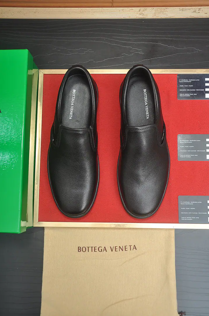 Get out of the factory. 【BV】 The official shoes.👊🏻Weaving of cattle🔰The inside of the cow's skin and the top of the rubber.🔲The counter.1:1Quality Every successful man's identity.🍃The upper foot atmosphere is steady.🚶🏻🚶🏻Customize cabinet originals for high-end re-engineer📯Importing cattle skins for manual knitting🐂No matter how much the wind blows, it's still the same.🔘Can be tested in time.🔍️Codes: 39-45(45Do it.)