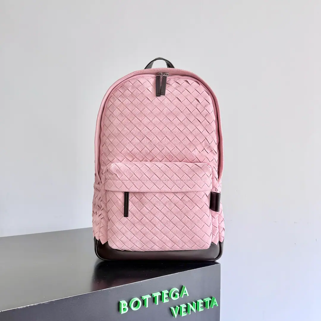 BOTTEGA VENETA New paragraph Intrecciato Weaving two shoulder bags, ♪ To keep the brand of classics ♪💼 Unique knitting process, ♪ Combine soft velvet with hard light ♪, It's a visual and tactile contrast., It's a little younger and more stylish than a pure weaving.. A simple look, but a high-level recognition., Large-capacity space for office commuters, We can load the files., Digital equipment, It can hold the daily things.. Autumn with a windcoat., A sweater or a knitting suit., It's a warm, high-class recollection.✨. Paragraph: 828117（730732） Dimensions: 30*46*14cm