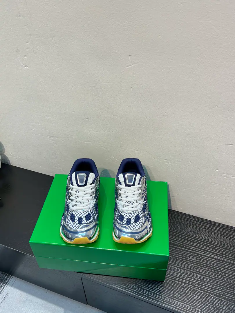 【BVThe same sports as the cabinet, the Agan Shoes, the Daddy's Shoes.】Heavy pounds.BVThe same guy's got a cool old man's shoes.😎He's a man of a temper and a man of a kind., The color and the foot are all online.！I don't want the sisters to know she exists., Put it on. Shoe.:Real leather.+Network I'm comfortable with air. Otsumi!:The same rubber bottom as the counter. It's cozy and light. Uchi.:Airnet. Original Box Packaging Size:35-45（46 47Custom）