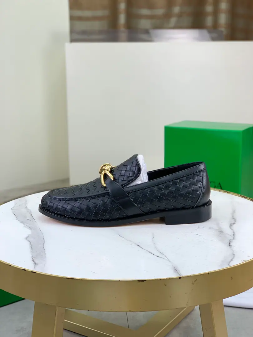 Plant prices Top Quality（That's a big line.）💎💎💎 BOTTEGA VENETAThe network is synchronizing the latest money. Top-level market top versionBVBusiness shoes, Accept material matching Shoes comparison Process Comparison It's practical and qualitative.·It's a lot of things., The more you look, the more you smell.. Pure hand-weaving process Shoe-faced material, Import original hand-weaved cattle skin Quality water in the inside. The original custom custom is a very big hand job. Size: Women35-39（34 40Do it.）Men39-44（38 45Do it.） OriginalBVGreen Box, Full package.