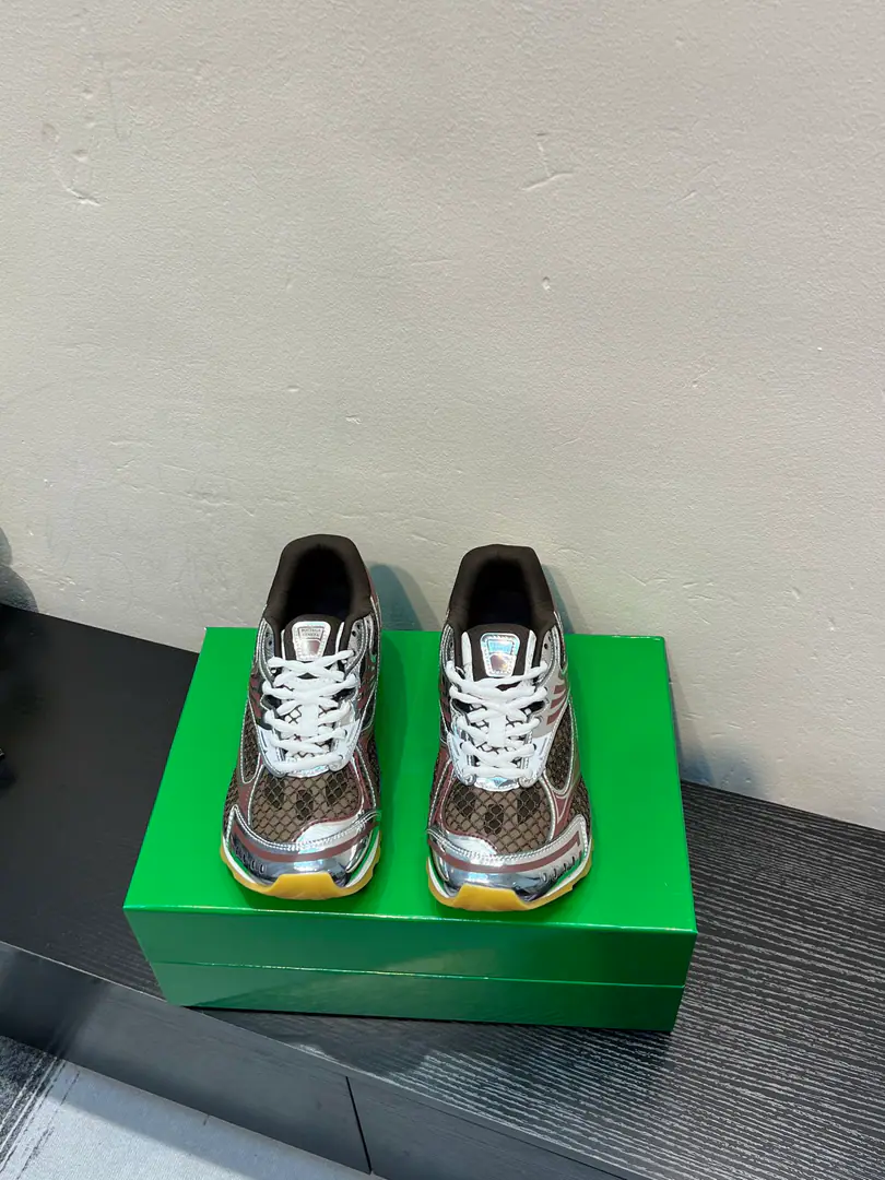 【BVThe same sports as the cabinet, the Agan Shoes, the Daddy's Shoes.】Heavy pounds.BVThe same guy's got a cool old man's shoes.😎He's a man of a temper and a man of a kind., The color and the foot are all online.！I don't want the sisters to know she exists., Put it on. Shoe.:Real leather.+Network I'm comfortable with air. Otsumi!:The same rubber bottom as the counter. It's cozy and light. Uchi.:Airnet. Original Box Packaging Size:35-45（46 47Custom）