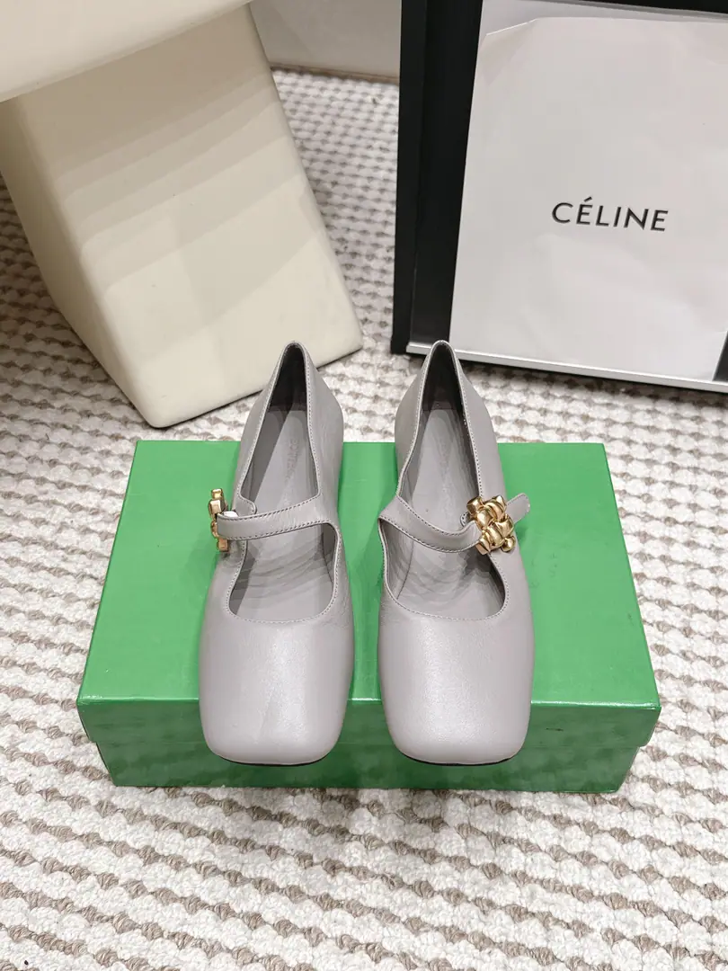 Requisition level Bottega Venet*26/Autumn New Square - The flat Mary Janes. One word with Mary Jane's classic., ♪ And the backs are firmly tied ♪, Walking and walking are not easy to slip down., And it's a balance between beauty and utility.. A shoe-type design for Asak., ♪ Sneak the legs ♪. Shoe.: Lamb skin. Uchi.: Lamb skin. Otsumi!: It's a real piece of shit. size: 35-42（40 41 42Custom without re-offer）