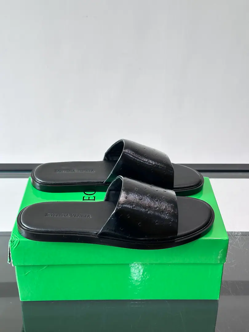 bvGentlemen.🧍‍♂️Shoes., Use of quality cattle skin, It's a simple and fashionable design., The soles are light and comfortable., It's for routine or vacation.. Italian Craft, Details are fine., Brand ID low profile., Show high quality.✨. It's a combination of leisure and vacation., It's easy to get a look at., It's a summer one-on-one.！ size: 39-44（38.45.46Custom）