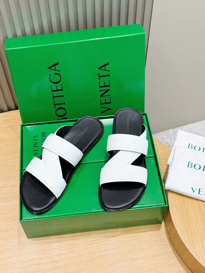 BVGentlemen.WaveShoes. IntrecciatoWeaving leather moller sandals, Streamline Outline A real leather skin., OpankaThe structure is consistent with human engineering. Italy %Cow leather. Size:39-44(38.45Do it.）