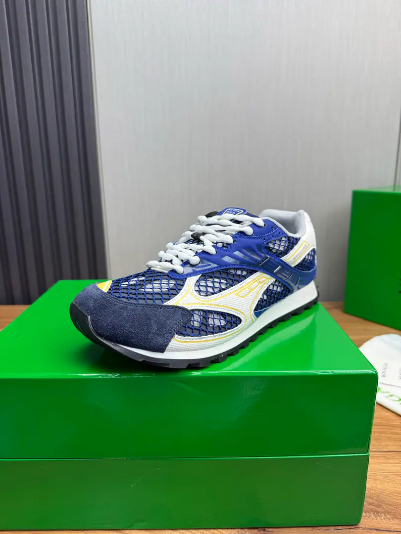 Plant BVTop Version𝘽𝙊𝙏𝙏𝙀𝙂𝘼 𝙑𝙀𝙉𝙀𝙏𝘼 OrbitSports shoes Wang Yi Bo Same paragraph Lover Daddy's shoes.🩷💚 RunnerSports shoes, Use of light technology web-based fabrics. Design rubber for the outside with geometric patterns. Recognition of package processes❕High-Video Out❗️ Very.nice, - You're a man of play.✔️ Matching💯💯 The wide background chooses the colorTPUOtsumi! Female 35-41 （40 41Custom） Men39-46（45.46Make a reservation.） Configure original packaging