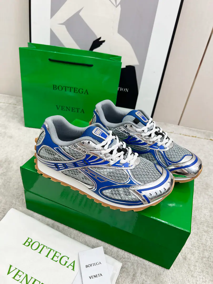 Get out of the factory.【Real value】🐁🐁Top Version（Couple money.） Bottega VenetaThe Fluttershy.23ssAutumn and Winter Show.BV OrbitSports shoes Wang Yi Bo Same paragraph Lovers' leisure shoes, dad's shoes.！RunnerSports shoes！Original procurement development！ Use of original light-technology web-based fabrics, Original unamended！Process complex！ Design rubber for the outside with geometric patterns The King's Bomb Series. High Version Actual**A lot., Still the same little legs. Very.nice. - You're a man of play., Matching Packed shoe process Admit High Version The original version of the Big Bottom is unique., Select ScrewTPUOtsumi!, The material weight is identical.！ Size:#Women35-41 （40 41Custom without re-offer） Men39-45(45Code custom is not to be changed)