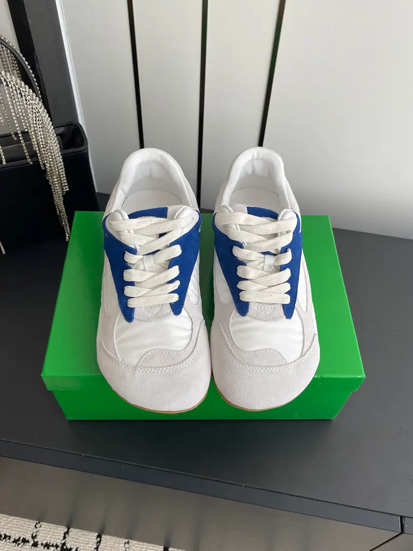 🏧𝐁𝐨𝐭𝐭𝐞𝐠𝐚 𝐕𝐞𝐧𝐞𝐭𝐚New leisure shoes. 90The ancient sense of the time is on its feet., These are so good shoes.！ White background+Collapse, Black/Yellow/Blue/Red Four Optional, Every pair is like a new wake of fashion in old times.. - Oh, Pete.+The nylon's piece of collage., It's soft and it's very thick., The shoes are not so skinny.. It doesn't matter if it's with jeans., Sports pants or 100-ton skirts?, It's all about the regenerate mood.. It's kind of...“The older the better the better.”A classic., Telecommuting, Out of the street., - I can do sports.holdStay.. Shoe.: High-swiss-lighted cow revelry. Uchi.: Lamb skin. Otsumi!: TPUOtsumi! Codes: 35-40（40Make a reservation.）