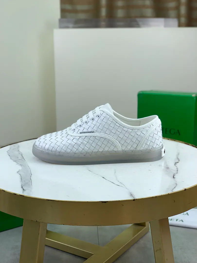 Plant prices Top Quality💎💎💎 BOTTEGA VENETAThe network is synchronizing couples.👫Latest Top-level market top versionBVGoose shoes., Accept material matching Shoes comparison Process Comparison It's practical and qualitative.·It's a lot of things., The more you look, the more you smell.. Pure hand-weaving process Shoe-faced material, Import originals to produce calf skin Quality water in the inside. Original private template customizes to bottom Size: Men39-44（38 45 46Do it.） OriginalBVGreen Box, Full package.
