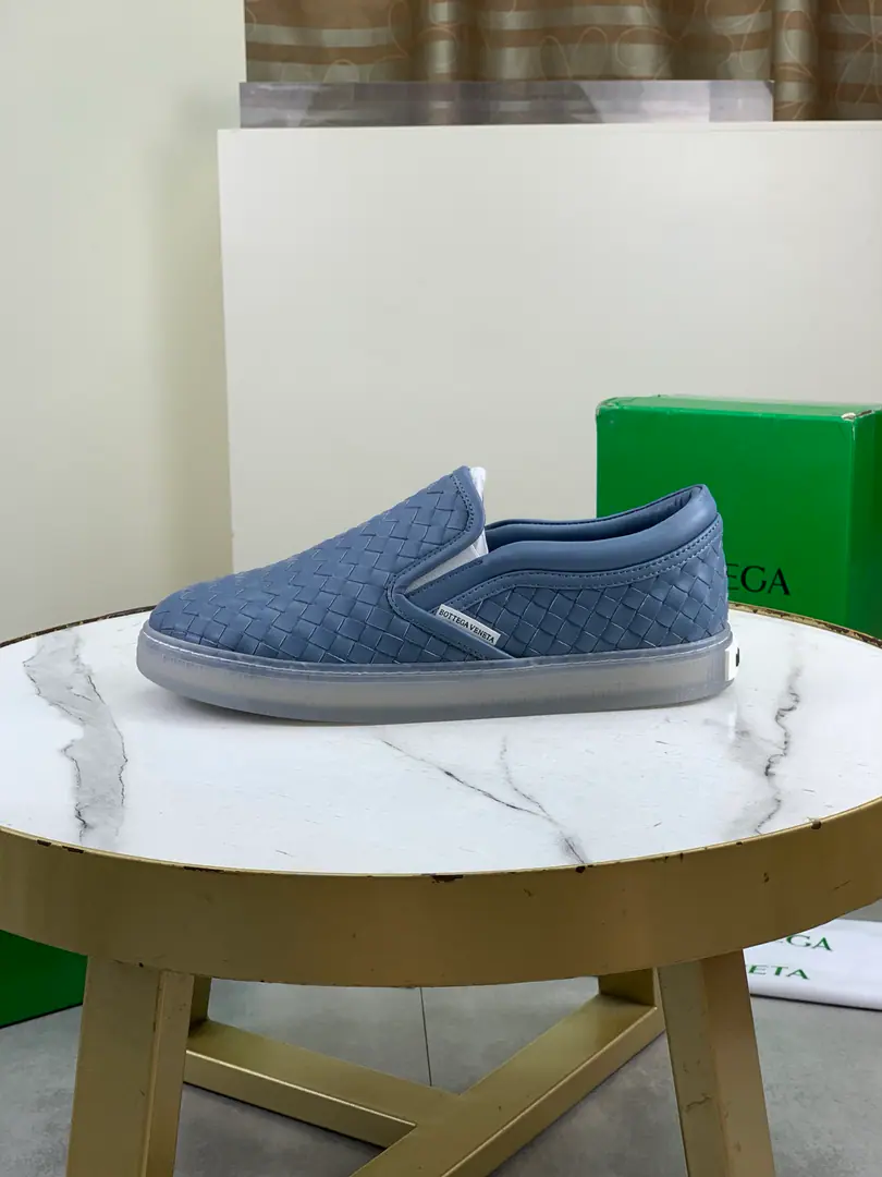 Plant prices Top Quality💎💎💎 BOTTEGA VENETAThe network is synchronizing couples.👫Latest Top-level market top versionBVGoose shoes., Accept material matching Shoes comparison Process Comparison It's practical and qualitative.·It's a lot of things., The more you look, the more you smell.. Pure hand-weaving process Shoe-faced material, Import originals to produce calf skin Quality water in the inside. Original private template customizes to bottom Size: Men39-44（38 45 46Do it.） OriginalBVGreen Box, Full package.