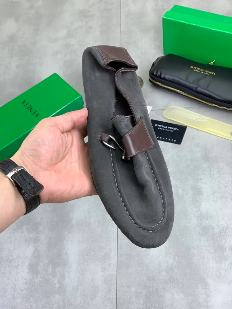 Plant prices【Real value】 In the watered cow. High-quality business purses, bean shoes.💎💎💎 BOTTEGA VENETAThe network is synchronizing the top-of-the-art market.BV, Accept material matching Shoes comparison Process Comparison It's practical and qualitative.·It's a lot of things., The more you look, the more you smell.. Pure hand-weaving process Shoe-faced material, Italy🇮🇹Import hand-weaving cattle skin Quality water in the inside. Original private template customizes to bottom Size: 39-45 Colours: Multi-Currently Optional
