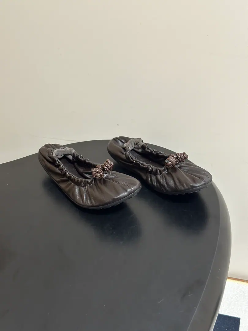 Top Quality BOTTEGA VENETA The Fluttershy. 2026Summer New Money BV FantasminaBallet shoes are loosely tied to flat-bed grandma shoes. Fantasmina - Blades., BVThe mood is up. The soft-floped little sheep skins make natural wrinkles., Hand-lined as a point detail, I can't get my heels on my loose shoe., The soft-blooded violence is unburdened.！ Soft and roundhead cut, I'm gonna have to get all the legs., I'm not gonna be a lazy little girl. Telecommuting, Date, It's all for the trip.！It's very, very simple.BVAmologize, It's a good look and a good look.！ Shoe.: Customize the skin Inside, put your feet on the inside.: Lamb skin. Shoes under the sole.: The rubber floor. Codes: 35-39(40.41.42I'll make sure I don't change it.)