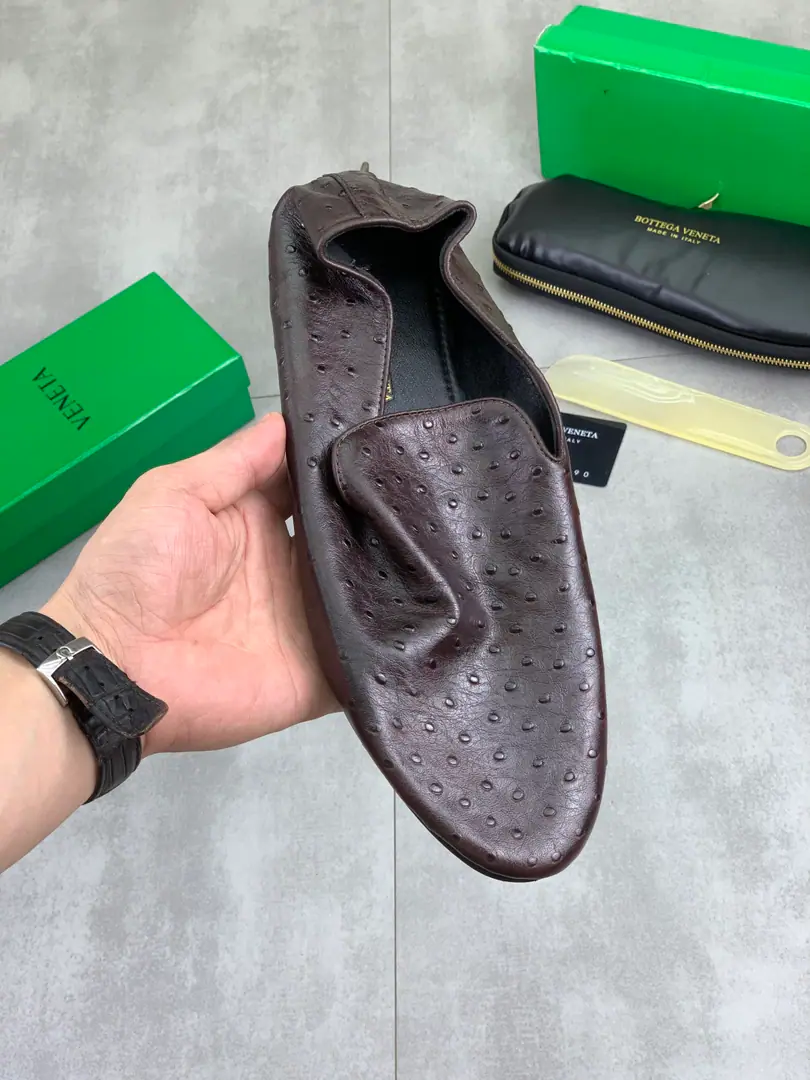 Plant prices【Real value】 In the watered cow. High-quality business purses, bean shoes.💎💎💎 BOTTEGA VENETAThe network is synchronizing the top-of-the-art market.BV, Accept material matching Shoes comparison Process Comparison It's practical and qualitative.·It's a lot of things., The more you look, the more you smell.. Pure hand-weaving process Shoe-faced material, Italy🇮🇹Import hand-weaving cattle skin Quality water in the inside. Original private template customizes to bottom Size: 39-45 Colours: Multi-Currently Optional