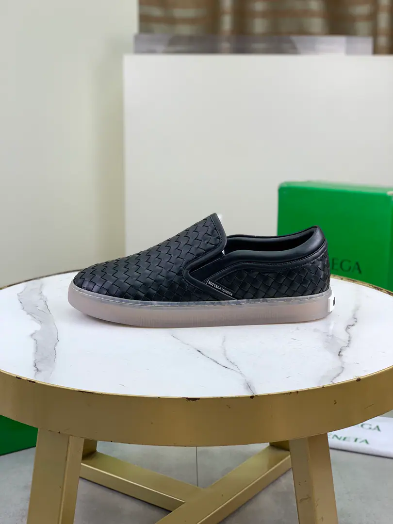 Plant prices Top Quality💎💎💎 BOTTEGA VENETAThe network is synchronizing couples.👫Latest Top-level market top versionBVGoose shoes., Accept material matching Shoes comparison Process Comparison It's practical and qualitative.·It's a lot of things., The more you look, the more you smell.. Pure hand-weaving process Shoe-faced material, Import originals to produce calf skin Quality water in the inside. Original private template customizes to bottom Size: Men39-44（38 45 46Do it.） OriginalBVGreen Box, Full package.
