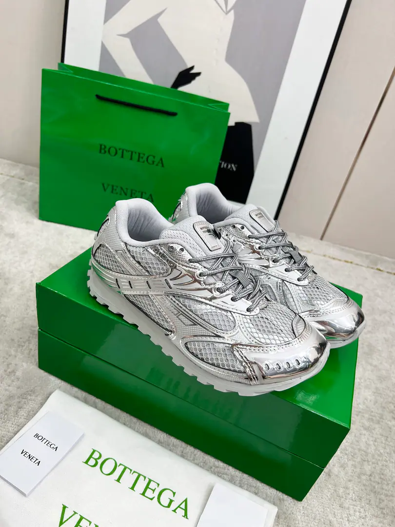 Get out of the factory.【Real value】🐁🐁Top Version（Couple money.） Bottega VenetaThe Fluttershy.23ssAutumn and Winter Show.BV OrbitSports shoes Wang Yi Bo Same paragraph Lovers' leisure shoes, dad's shoes.！RunnerSports shoes！Original procurement development！ Use of original light-technology web-based fabrics, Original unamended！Process complex！ Design rubber for the outside with geometric patterns The King's Bomb Series. High Version Actual**A lot., Still the same little legs. Very.nice. - You're a man of play., Matching Packed shoe process Admit High Version The original version of the Big Bottom is unique., Select ScrewTPUOtsumi!, The material weight is identical.！ Size:#Women35-41 （40 41Custom without re-offer） Men39-45(45Code custom is not to be changed)