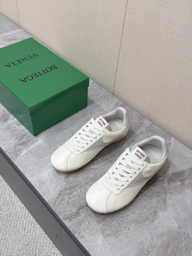 BOTTEGA VENETA The newest couple of the Fluttershyssmen has been trained for Agan's leisure shoes. A superstar, red grass. Retro.70The contours of the Agan's shoes. Take the old money. ♪ Relaxing and relaxing ♪ It's all seasons a year. It's a very simple branding. Only a little word of shoe tongue. Low-end advanced MatchBVClassic light-luxury. I don't even know how to get time off. ♪ Skins of cattle, sheep, skins of sheep, skins of sheep, skin of sheep, skin of sheep, skin of a skin of a skin of a skin of a skin of a skin of a skin of a skin of a cow, Original-open-roll-out rubber-proof rubber baseSize: Women35-40 Men39-45
