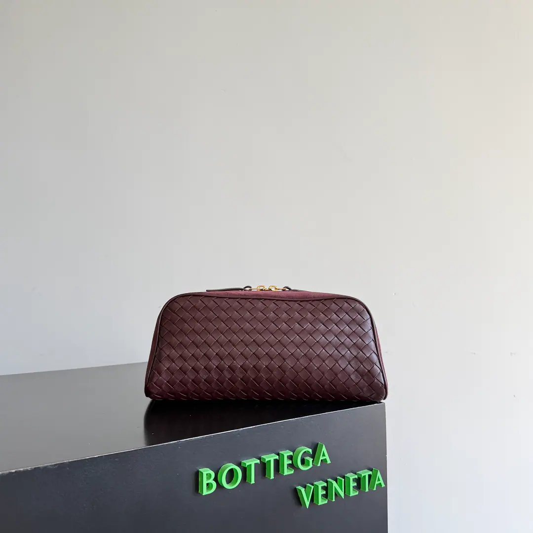 Bottega VenetaNew item.NodoHandbag., Use branding. Intrecciato Piccolo Parchment knitting process, Weave leather and fury in a delicately crafted way, Low profile and recognition.. Don't look at him., Pull it off!, Every day is filled with small things.. No clothes, no skin., Whatever you're worth, you can stretch the precision.. Unintended sense of excellence., It's the spirit that wears the suit.✨ Paragraph: 876512 Dimensions: 28.5*12*12cm