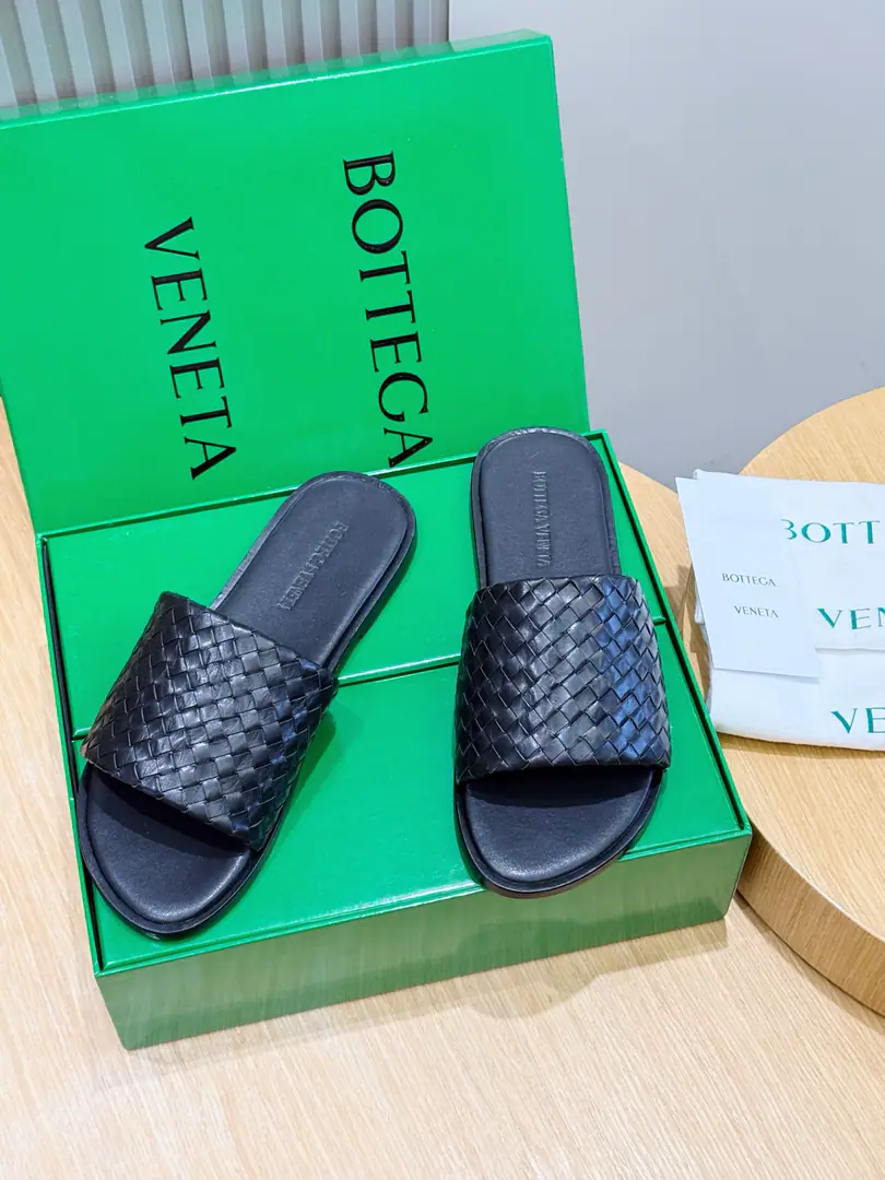 BVGentlemen.WaveShoes. IntrecciatoWeaving leather moller sandals, Streamline Outline A real leather skin., OpankaThe structure is consistent with human engineering. Italy %Cow leather. Size:39-44(38.45Do it.）
