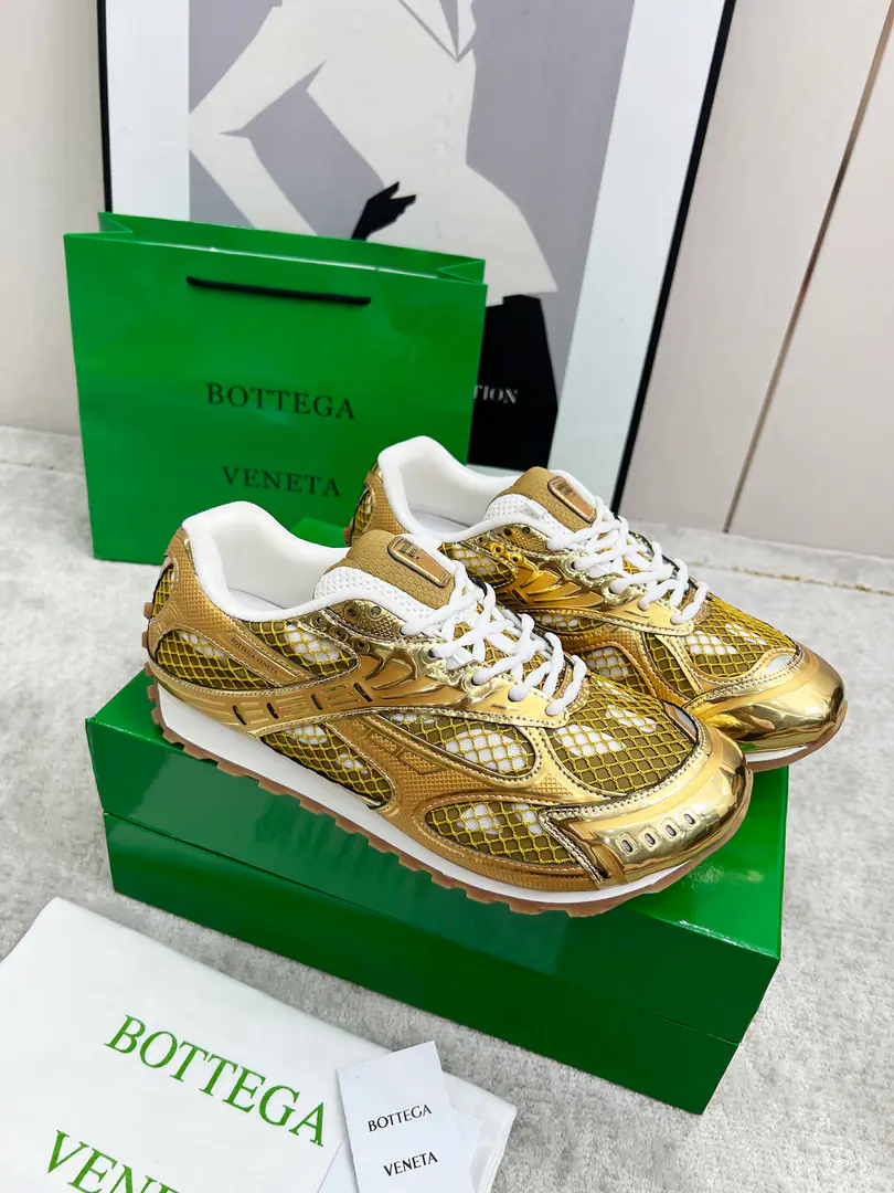 Get out of the factory.【Real value】🐁🐁Top Version（Couple money.） Bottega VenetaThe Fluttershy.23ssAutumn and Winter Show.BV OrbitSports shoes Wang Yi Bo Same paragraph Lovers' leisure shoes, dad's shoes.！RunnerSports shoes！Original procurement development！ Use of original light-technology web-based fabrics, Original unamended！Process complex！ Design rubber for the outside with geometric patterns The King's Bomb Series. High Version Actual**A lot., Still the same little legs. Very.nice. - You're a man of play., Matching Packed shoe process Admit High Version The original version of the Big Bottom is unique., Select ScrewTPUOtsumi!, The material weight is identical.！ Size:#Women35-41 （40 41Custom without re-offer） Men39-45(45Code custom is not to be changed)