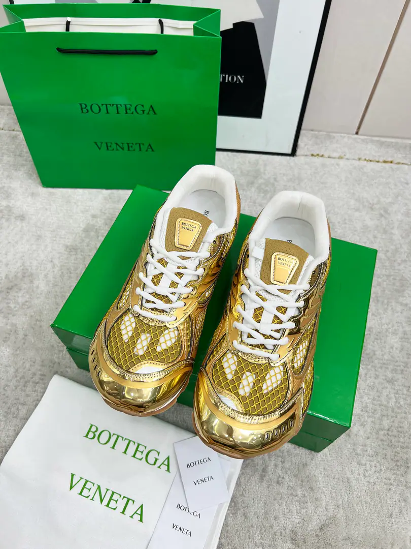 Minoru.🎤🎤Top Version（Couple money.） Bottega VenetaThe Fluttershy.23ssAutumn and Winter Show.BV OrbitSports shoes Wang Yi Bo Same paragraph Lovers' leisure shoes, dad's shoes.！RunnerSports shoes！Original procurement development！ Use of original light-technology web-based fabrics, Original unamended！Process complex！ Design rubber for the outside with geometric patterns The King's Bomb Series. High Version It's actually a lot higher., Still the same little legs. Very.nice. - You're a man of play., Matching Packed shoe process Admit High Version The original version of the Big Bottom is unique., Select ScrewTPUOtsumi!, The material weight is identical.！ Size:#Women35-41 （40 41Custom without re-offer） Men39-45(45Code custom is not to be changed)