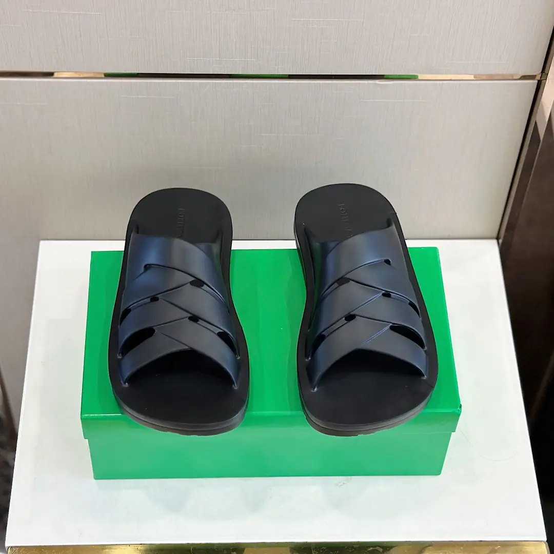 BVMuller's sand slippers.-Couple money. One against one., Original Open Super-light rubber moller shoes., Plastic materials, One-size-shaped shoes.. Size:Women: 39-44(38.45Custom）