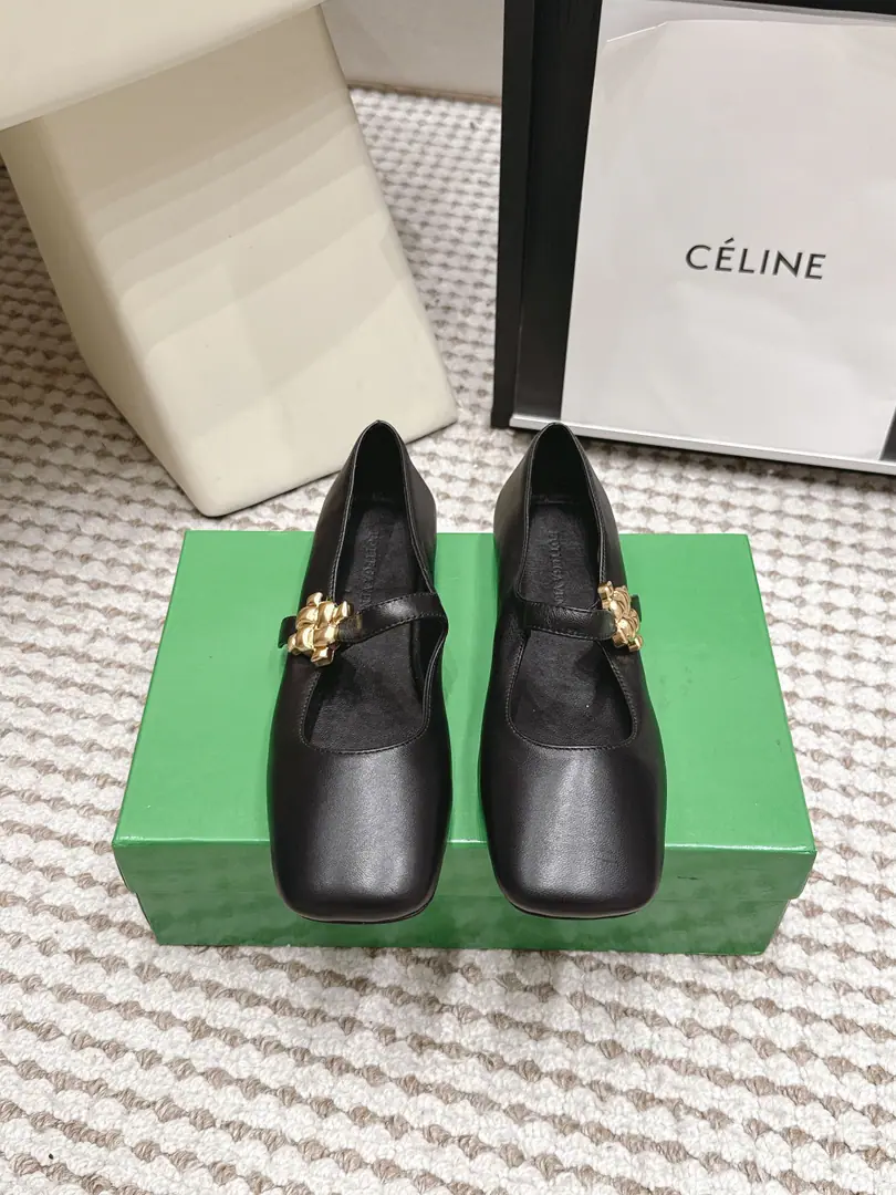 Requisition level Bottega Venet*26/Autumn New Square - The flat Mary Janes. One word with Mary Jane's classic., ♪ And the backs are firmly tied ♪, Walking and walking are not easy to slip down., And it's a balance between beauty and utility.. A shoe-type design for Asak., ♪ Sneak the legs ♪. Shoe.: Lamb skin. Uchi.: Lamb skin. Otsumi!: It's a real piece of shit. size: 35-42（40 41 42Custom without re-offer）