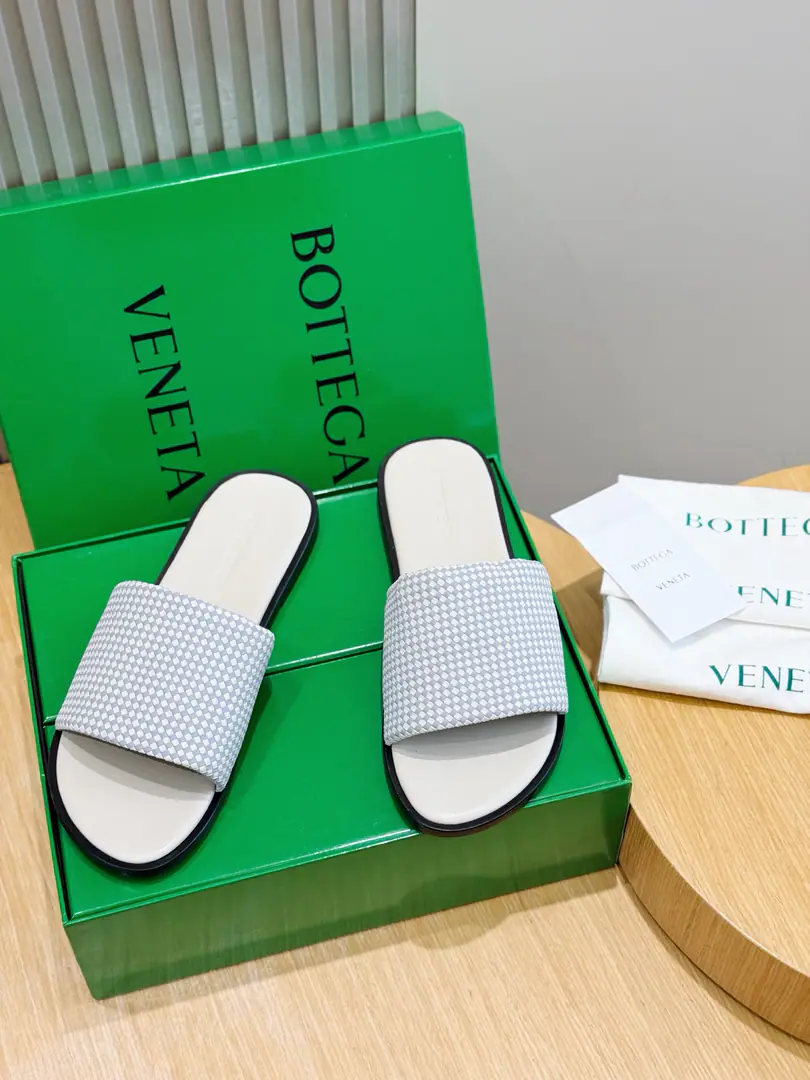 BVGentlemen.WaveShoes. IntrecciatoWeaving leather moller sandals, Streamline Outline A real leather skin., OpankaThe structure is consistent with human engineering. Italy %Cow leather. Size:39-44(38.45Do it.）