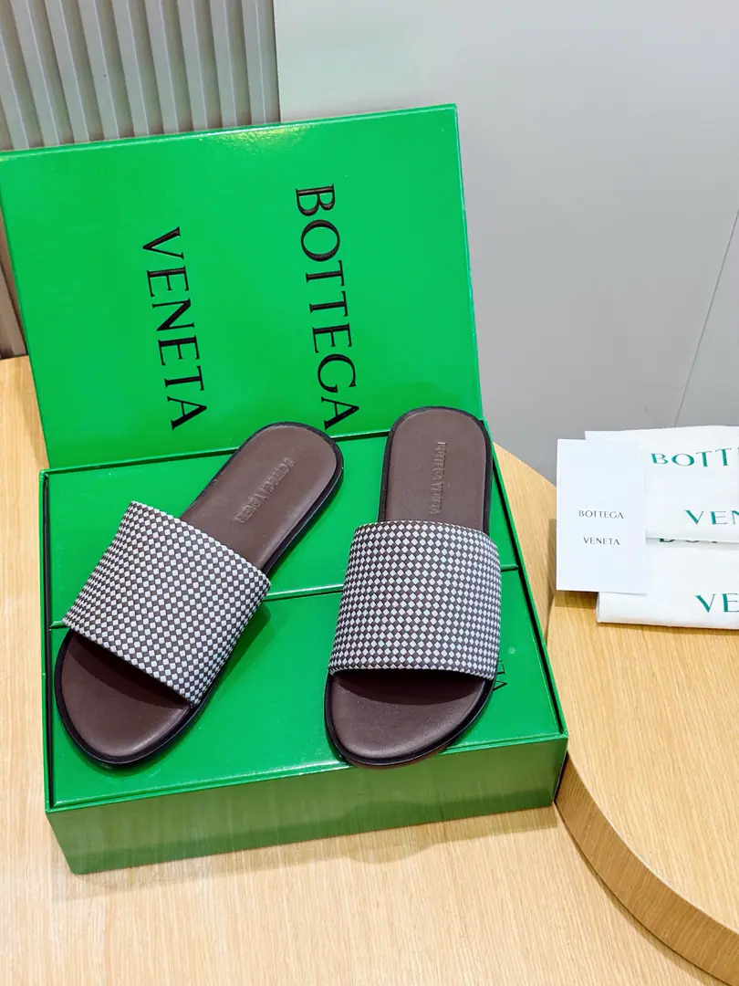 BVGentlemen.WaveShoes. IntrecciatoWeaving leather moller sandals, Streamline Outline A real leather skin., OpankaThe structure is consistent with human engineering. Italy %Cow leather. Size:39-44(38.45Do it.）