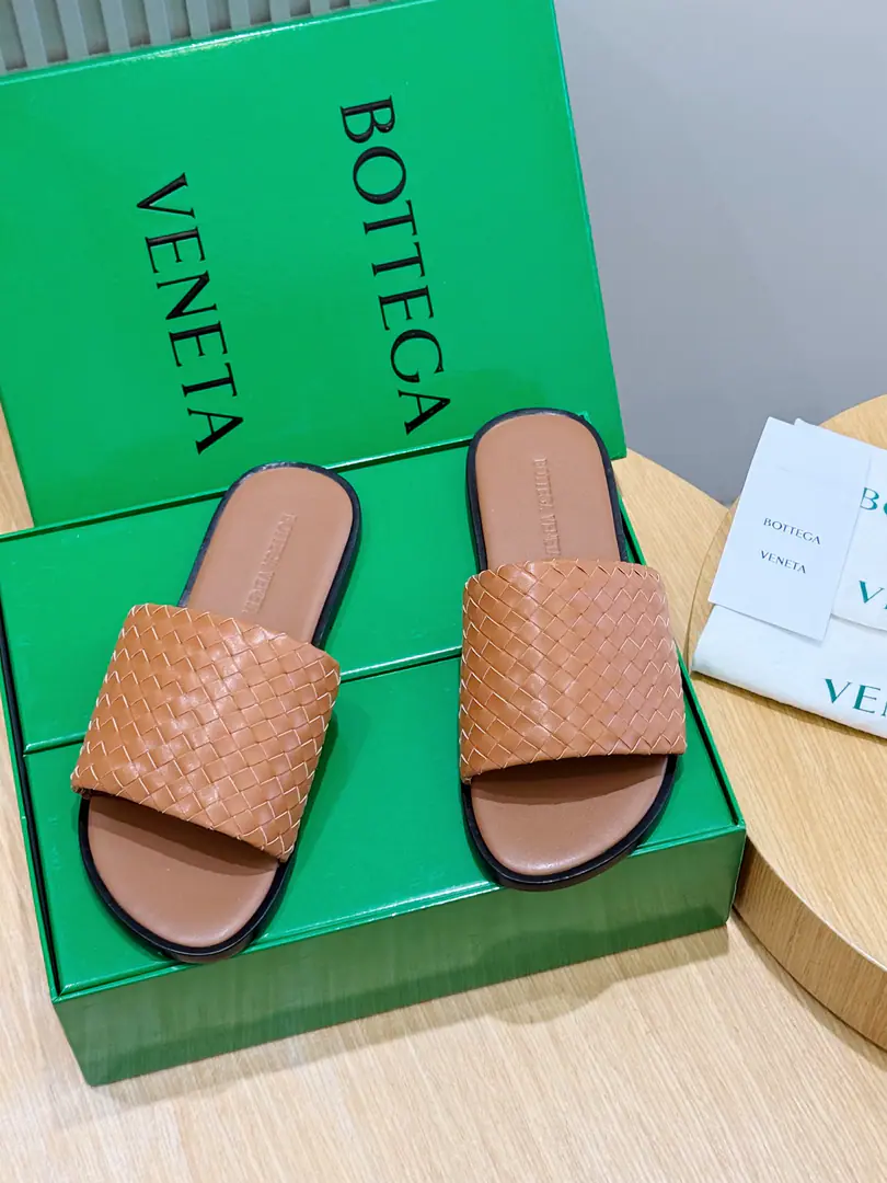 BVGentlemen.WaveShoes. IntrecciatoWeaving leather moller sandals, Streamline Outline A real leather skin., OpankaThe structure is consistent with human engineering. Italy %Cow leather. Size:39-44(38.45Do it.）