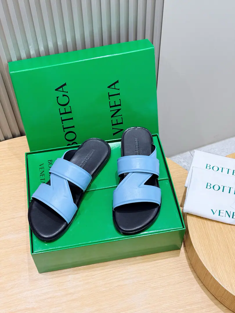 BVGentlemen.WaveShoes. IntrecciatoWeaving leather moller sandals, Streamline Outline A real leather skin., OpankaThe structure is consistent with human engineering. Italy %Cow leather. Size:39-44(38.45Do it.）