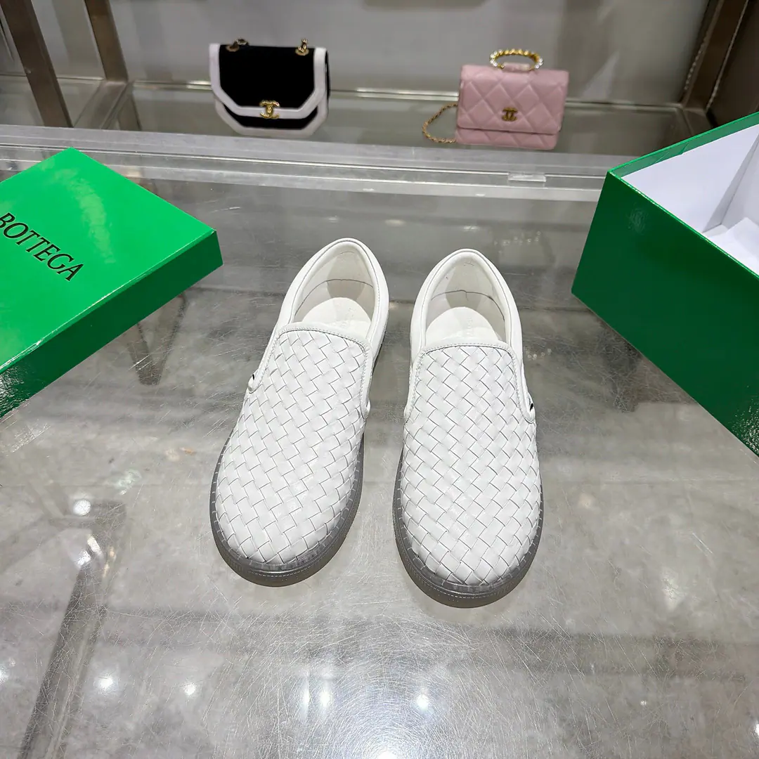【BV】 The Fluttershy.2026The autumn cabinet is the same. Bottega VenetaRoundheads, leisure shoes.！Weaving style！High-end atmosphere！Solid interior！Transparency Base！[Rose.][Rose.]！Pure handweaving, The originals are one moment after another.！Quality assurance！ Size: Men39--44（Men38.45.Custom without re-offer）