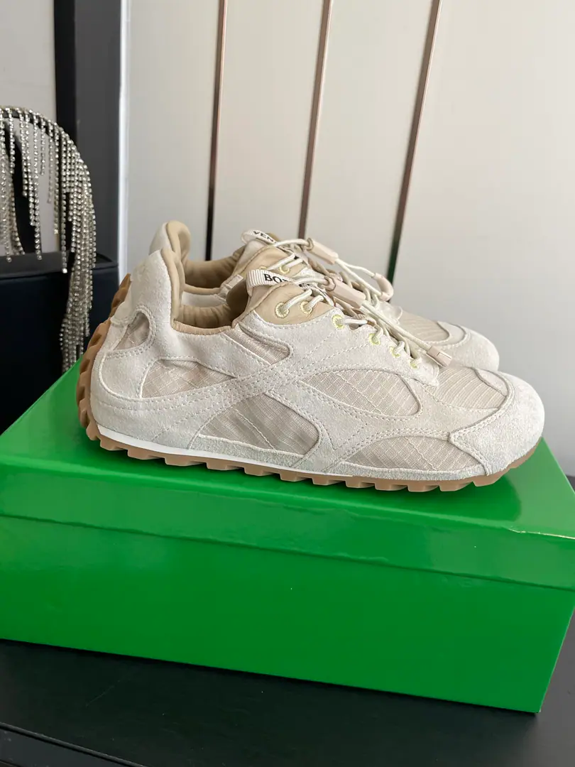 🏧𝐁𝐨𝐭𝐭𝐞𝐠𝐚 𝐕𝐞𝐧𝐞𝐭𝐚New Agan shoes. - Tetsu. Sports shoes BVThe classic old money-winding sneakers are so famously fashionable that they grow grass..SneakerTechnology nylon and fuzzy. Inspired by the retro-shoes.！ Newly made classic sneakers. Easy., Comfortable., The air-eating summer must be a single shoe bottom with classic knitting. It's so well-known.！ nylon, skin., The quality of the turquoise is present., The original model of the rubber floor. Codes: 35-41（40.41Do it.）