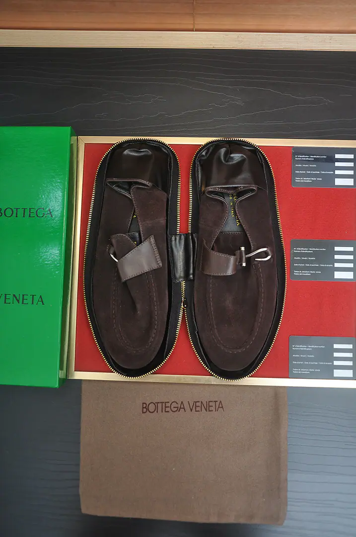Get out of the factory. 【Botteg Venetta(BV)】（Wallet shoes.）New exclusive. New money for the network. Top-of-shoe calf skin made above the shoe surface A delicate touch. The quality of luxury. For men's delicate weights. It's a noble place to be. A carefully designed Mark hand-made stitch. Fluid Lines In the whole sheep's skin., Sweatwash comfort. 39-44